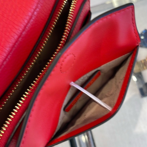 MICHAEL KORS
Maisie Large Pebbled Leather 2-in-1 Sling Pack
Dark Sangria 
NWT - Picture 3 of 16